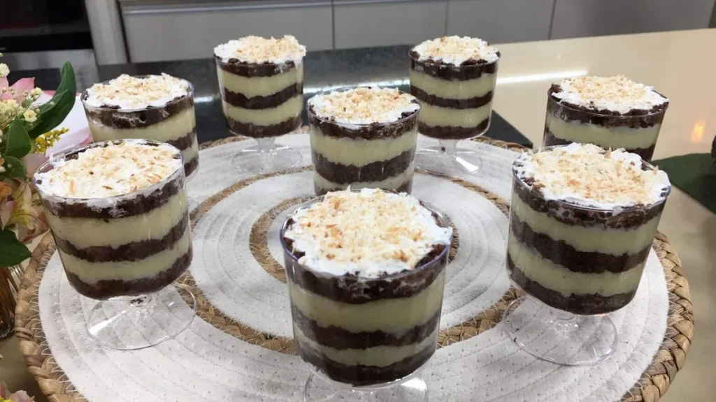 Imagem bolo de pote prestigio do artigo Bolo de Pote de Prestígio - Minicurso Santa Receita