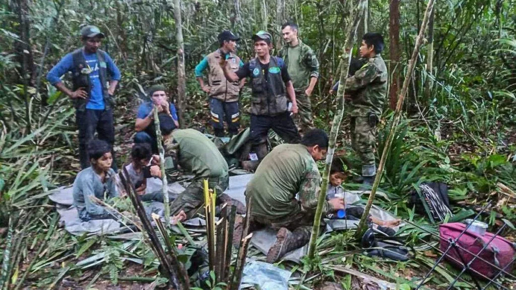 Imagem criancas indigenas colombia do artigo Avós disputam custódia de crianças encontradas na Amazônia colombiana