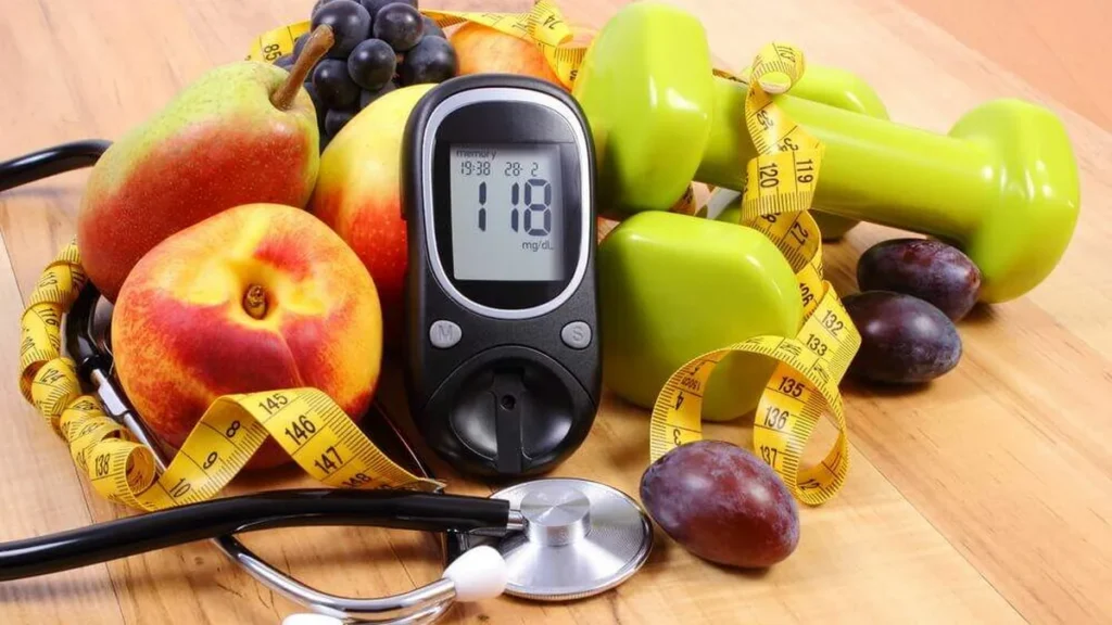 Imagem frutas pesos fita metrica e medidor de diabetes na imagem do artigo Como hábitos alimentares podem prevenir diabetes