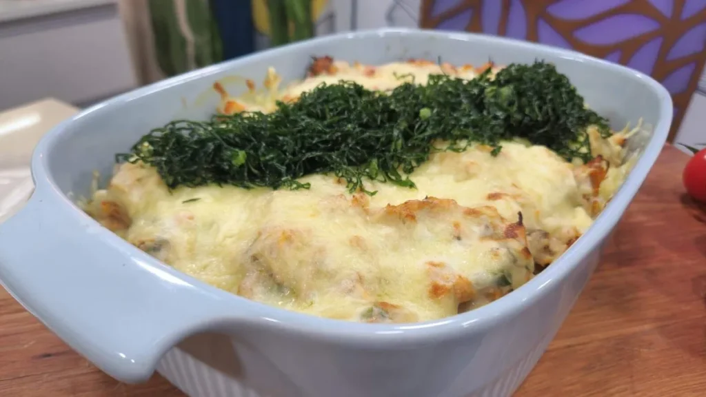 Imagem salpicao do artigo Salpicão de Forno com Couve Crocante e Arroz Primavera - Santa Receita