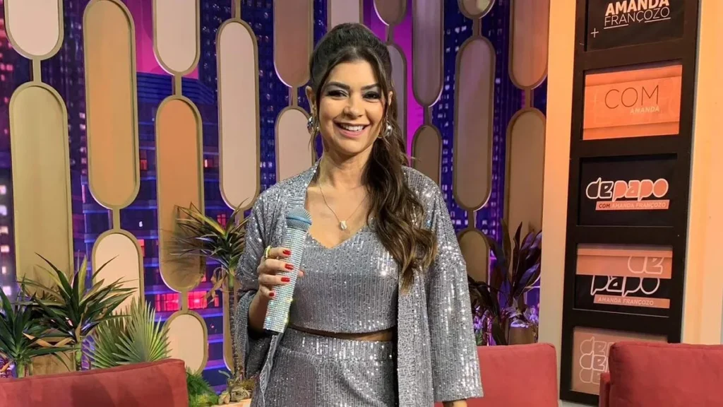 Imagem Amanda Francozo do artigo Amanda Françozo completa 1 ano de programa e renova contrato com a TV Aparecida