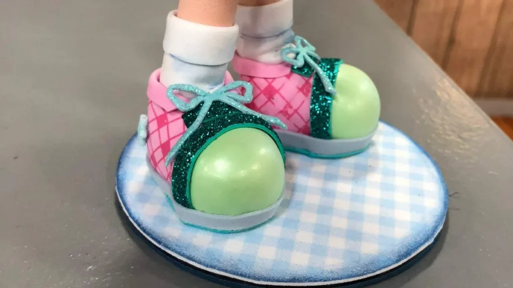 Imagem sapatos do artigo Sapatos da Palhacinha de EVA - Faça Você Mesmo