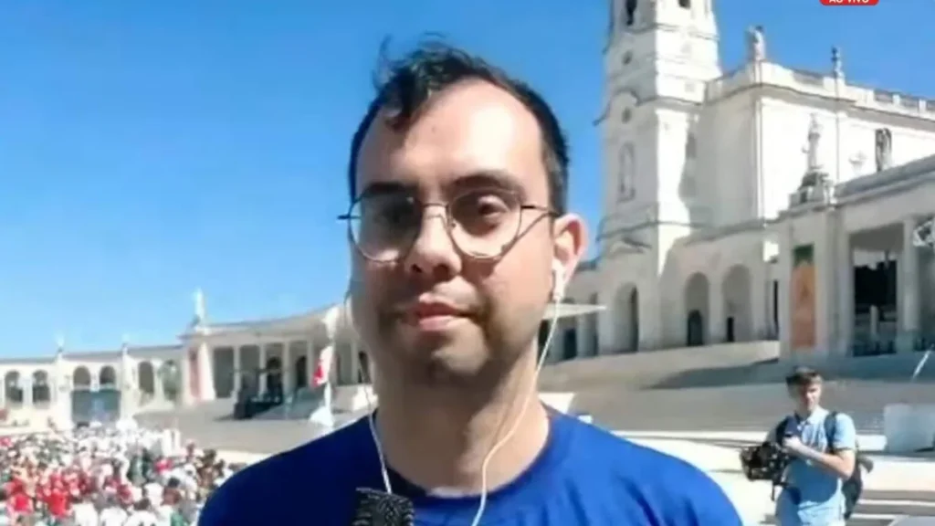 Mário de Paula durante entrada no Notícias em 30 em Portugal