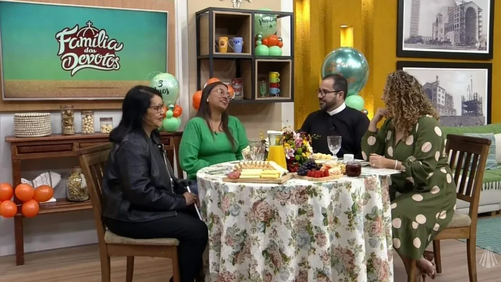 Imagem familia dos devotos do artigo Estamos juntos há três anos, sempre compartilhando momentos de fé e alegria!