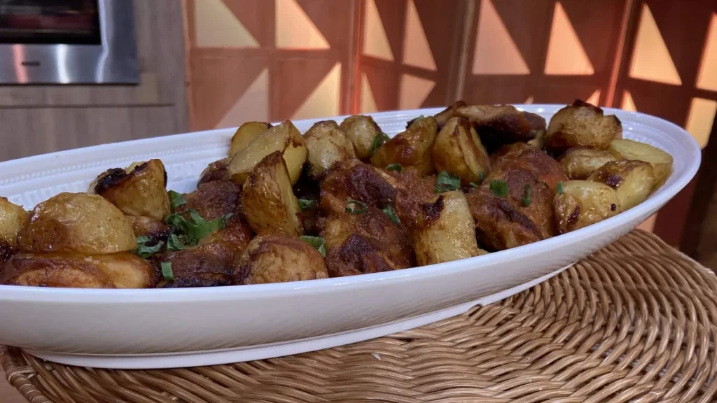 Imagem Frango assado com iogurte e batatas do artigo Frango Assado com Iogurte e Batatas – Sabor de Vida