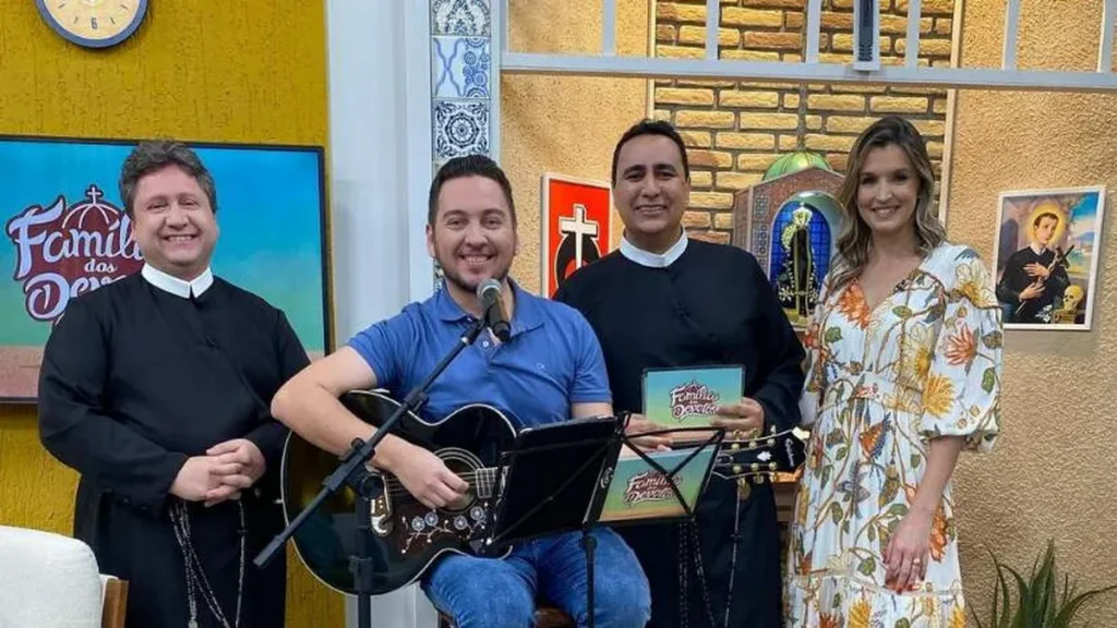 Imagem Programa FD Participacao Reitor 0823 do artigo Pe. Eduardo Catalfo participa do programa Família dos Devotos e fala da expectativa para a Novena e Festa da Padroeira 2023
