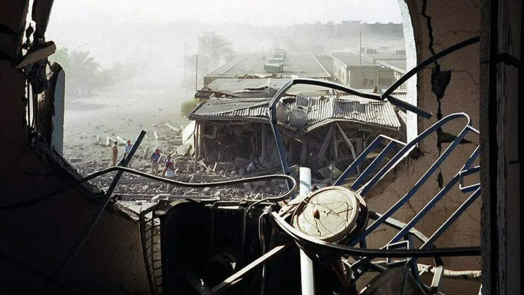 Imagem Atentado contra hotel em Bagda no Iraque do artigo Dia Mundial Humanitário marca 20 anos de atentado a hotel em Bagdá