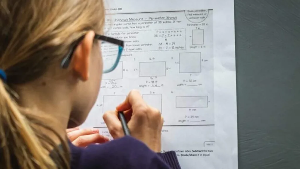 Imagem prova estudo jovem estuda jovem faz prova do artigo Dicas para ficar calmo na hora da prova