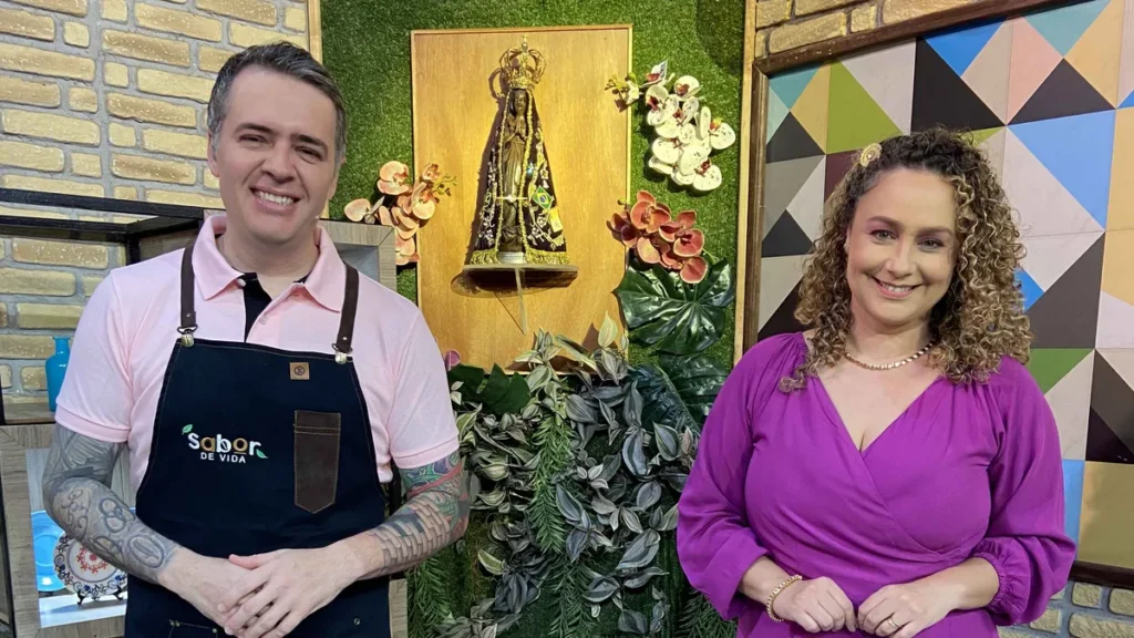 Imagem Chef leo e bianca laua do artigo “Sabor de Vida” transforma o quiabo em petisco
