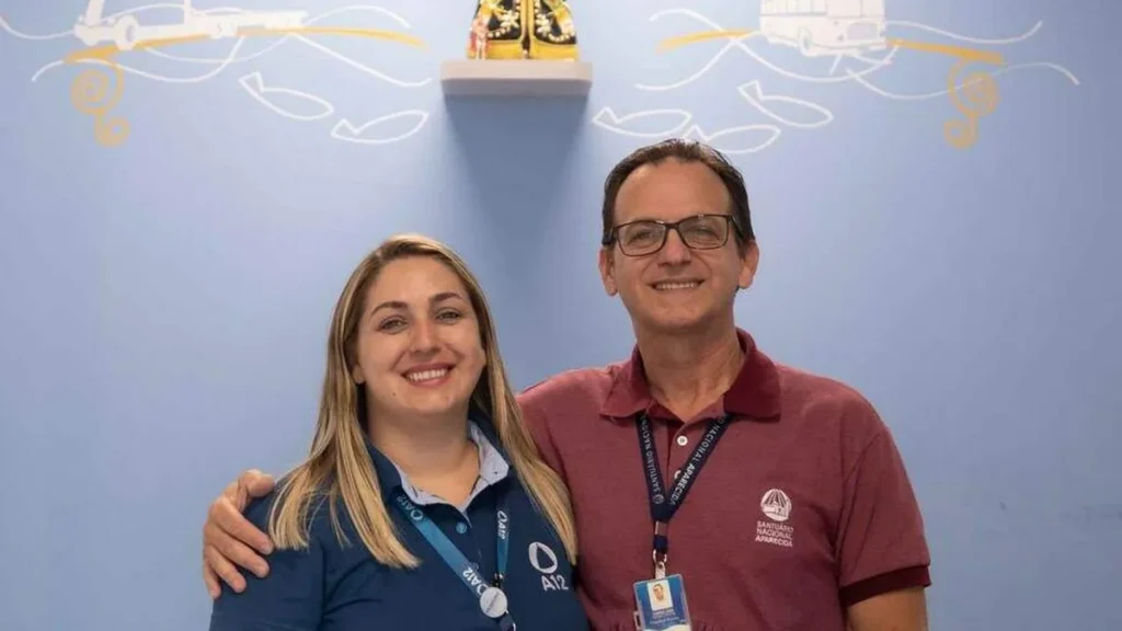 Imagem Pai e Filha trabalhando no Santuario do artigo Pais e filhos unem experiências trabalhando no Santuário Nacional