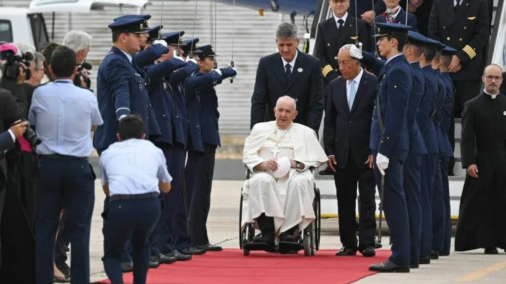 Imagem Papa Francisco chega a Lisboa para Jornada Mundial da Juventude do artigo Papa chega a Lisboa para JMJ: “Voltarei rejuvenescido!”