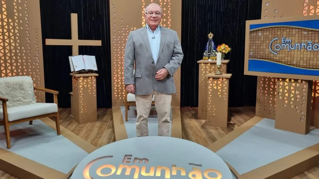 Imagem Pe Ulysses Em Comunhao do artigo TV Aparecida coloca você “Em comunhão” com a Palavra de Deus
