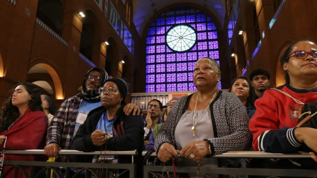 Imagem Terco Romaria RJ do artigo Devotos do Rio de Janeiro pedem a intercessão da Mãe Aparecida