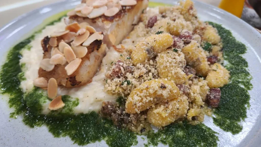 Imagem arroz cremoso do artigo Arroz Cremoso, Farofa de Banana e Filé de Peixe com Amêndoas - Santa Receita