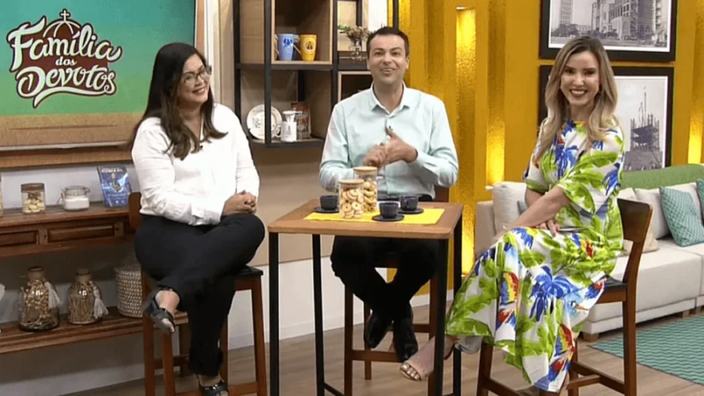 Imagem programa familia dos devetos aniversario tv do artigo Revista de Aparecida: presente da Família dos Devotos para você!