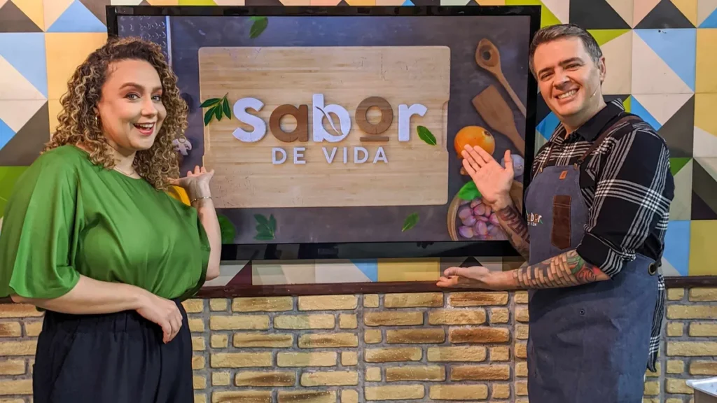 Imagem 1 Bianca e chef leo destaque do artigo Chef Léo Roncon prepara Bolinho de Milho Frito no “Sabor de Vida”