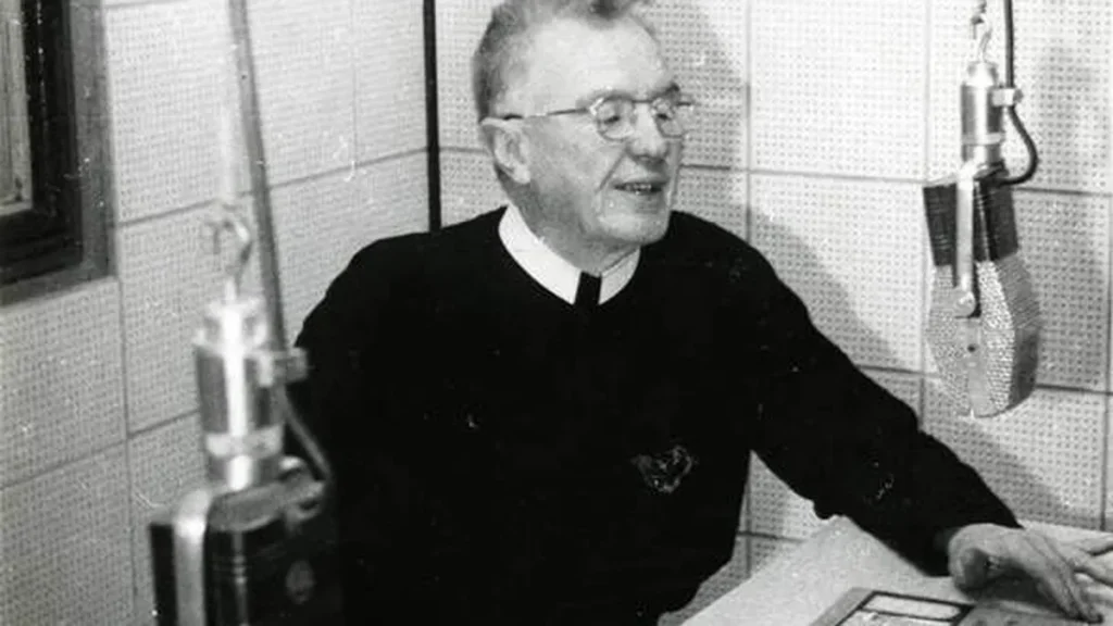 Imagem Padre Vitor Coelho de Almeida na Radio Aparecida do artigo Pe. Vítor Coelho, evangelizador moderno