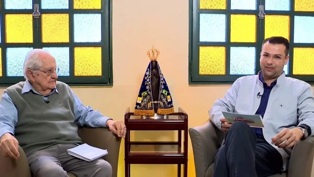 Imagem familia dos devotos do artigo Padre Dalton Barros reflete sobre rivalidade entre famílias