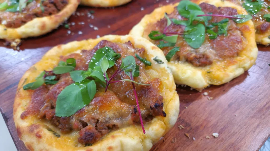 Imagem minipizza de batata do artigo Minipizza de Batata com Molho a Bolonhesa - Santa Receita