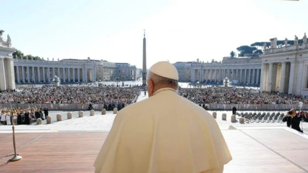 Imagem papa na catequese do artigo Papa: “distante dos holofotes se encontram sinais da presença de Deus”