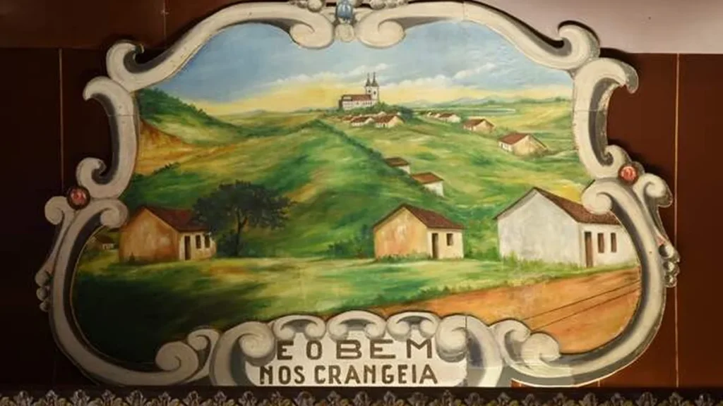 Aparecida pintada na cornija da Basílica Histórica