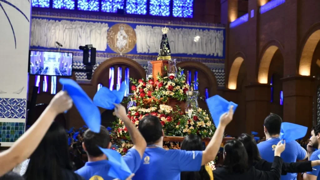 Colaboradores participam de missa de envio para Novena e Festa da Padroeira 2023