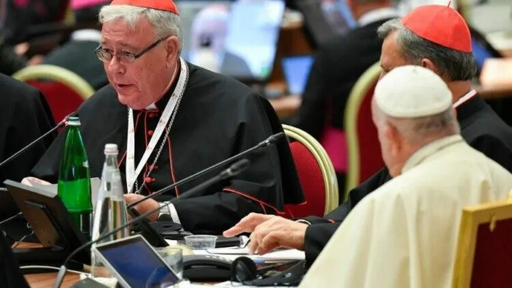 Cardeal Hollerich e o Papa Francisco na abertura dos trabalhos da XVI Assembleia Geral Ordinária do Sínodo sobre a Sinodalidade