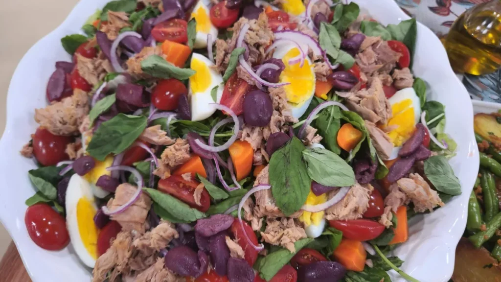 Imagem salada nicoise do artigo Salada Niçoise - Santa Receita