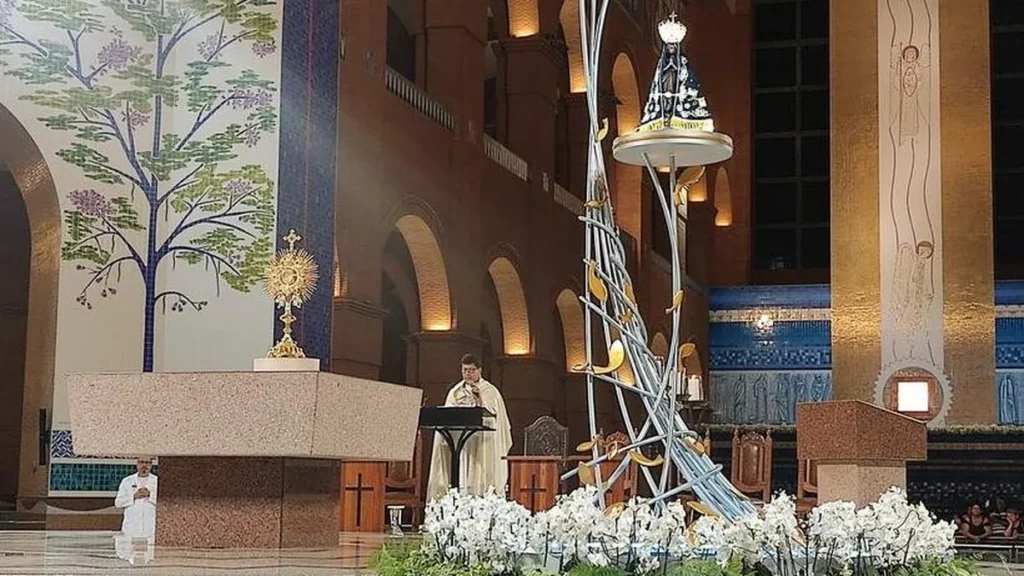 Imagem Vigilia Mariana 12 10 2023 do artigo Vigília Mariana inicia a Festa da Mãe Aparecida