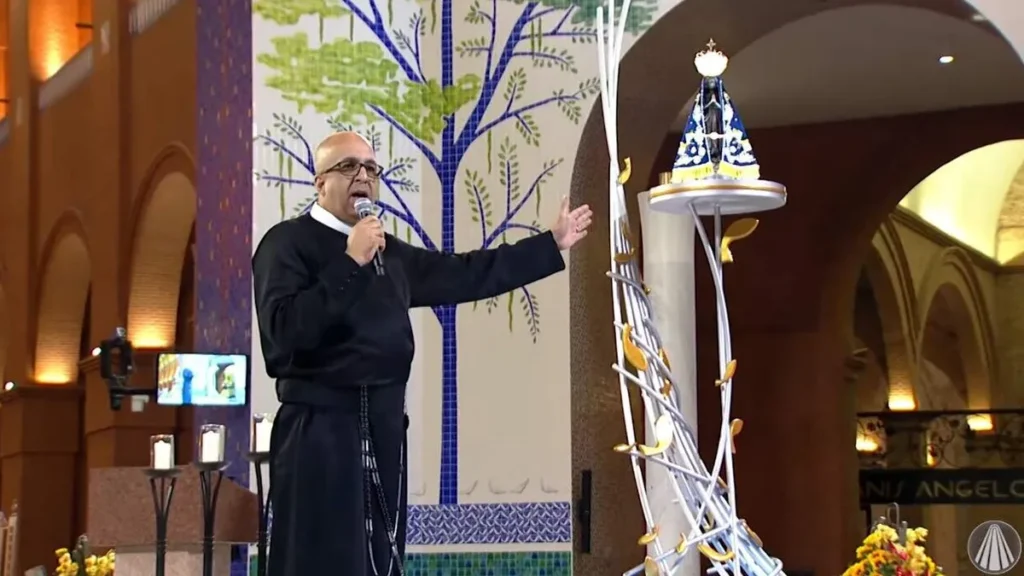 Imagem padre mauro do artigo Celebre conosco o dia da Padroeira do Brasil!