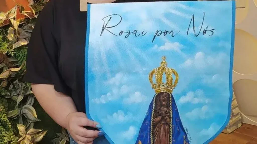 Imagem pintura realista do artigo Pintura de Nossa Senhora Aparecida: Aula 5 - Minicurso Faça Você Mesmo