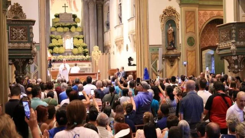 Imagem CONSAGRACAO NOSSA SENHORA ORACAO do artigo Santuário Nacional vive dia de oração pelo fim da guerra