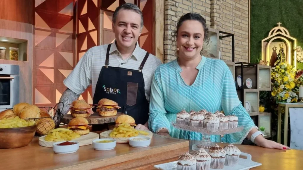 Imagem Chef Leo Roncon e Bianca Laua do artigo Chef Léo Roncon ensina receita de Mini Hambúrguer especial