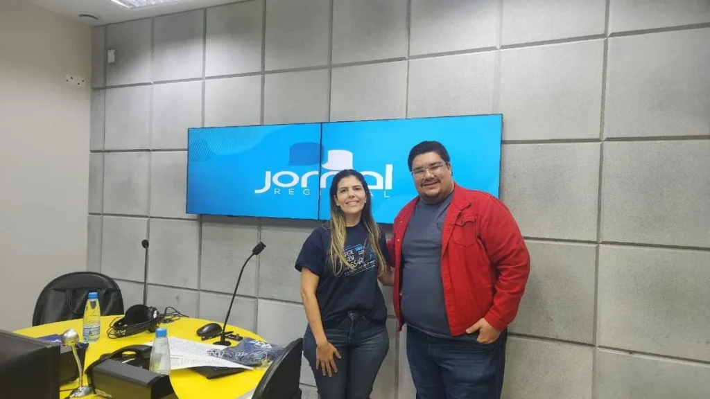Imagem Jornal Regional Coordenadora de Relacoes Institucionais da MRS Mariana Dias do artigo Campanha de Segurança na linha férrea se intensifica devido a Festa da Padroeira