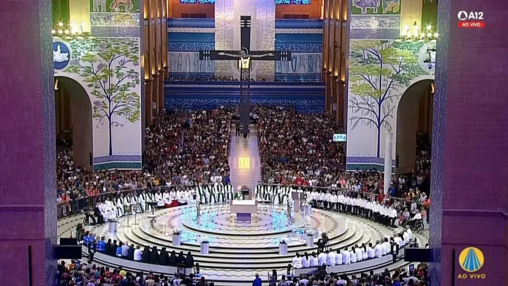 Imagem Missa no Santuario Dia Mundial das Missoes do artigo Santuário Nacional celebra o Dia Mundial das Missões