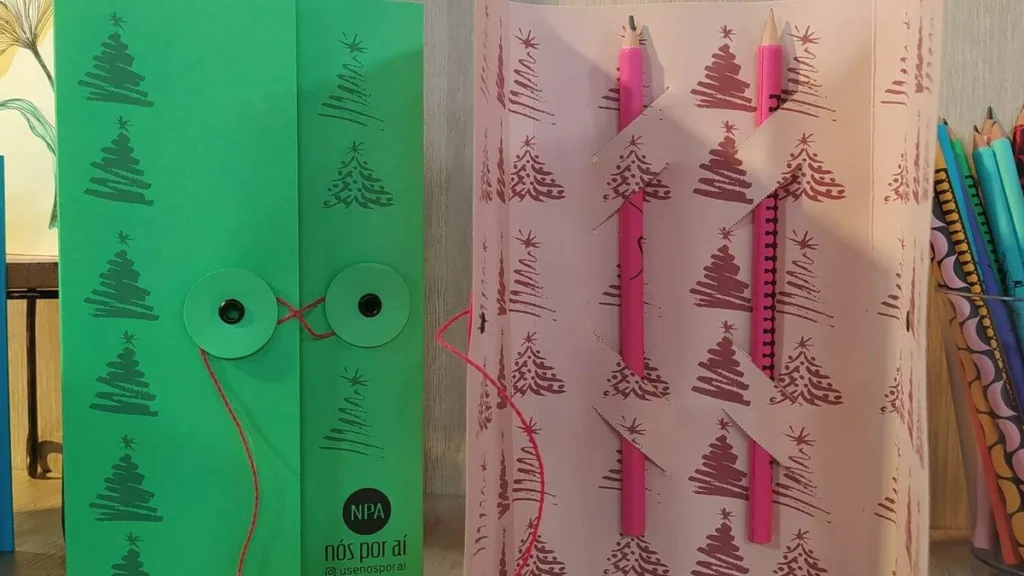 Imagem porta lapis do artigo Cartela com Lápis encapado em Papel Natalino - Faça Você Mesmo