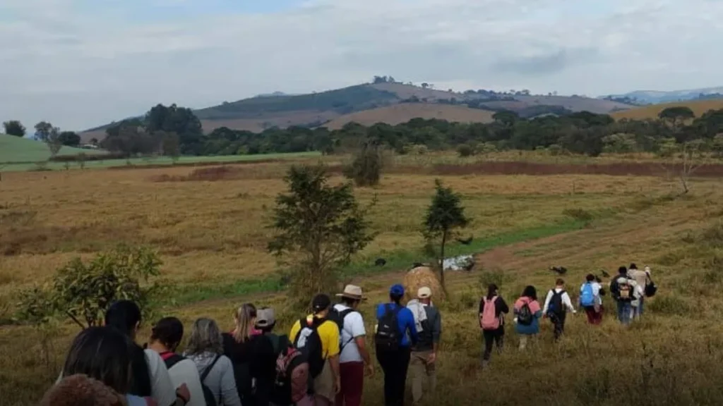 Imagem romaria tres coracaoes jornal padroeira 4 do artigo Romeiros na Serra da Mantiqueira: 6 dias de caminhada e 6 dias da prática do amor