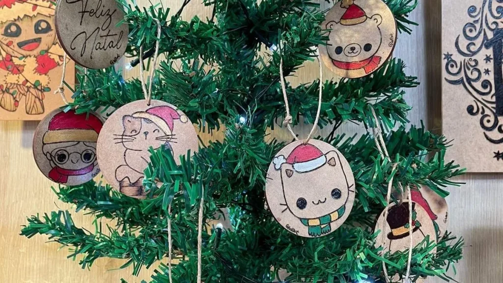 Imagem enfeites de natal em pirografia do artigo Enfeite para Árvore de Natal (Pirografia) – Faça Você Mesmo