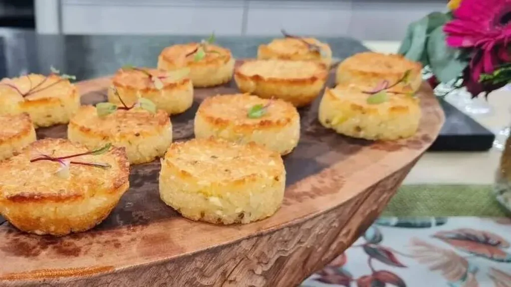 Imagem bolinhodearroz santareceita do artigo Bolinho do Arroz Cuiabana - Santa Receita