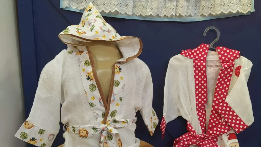 Imagem roupa de bebe do artigo Pintura no roupão de bebê (Tema Safari) - Faça Você Mesmo
