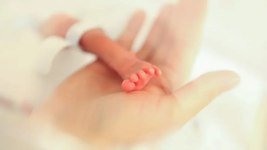 Imagem bebe prematuro do artigo Oração aos pais de bebês prematuros