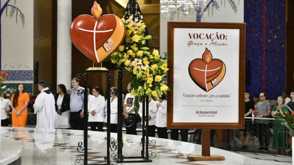 Imagem Altar Central na Missa de encerramento do Ano Vocacional no Santuario Nacional do artigo Dom Ângelo: “O ano vocacional para nós não termina, ele continua”