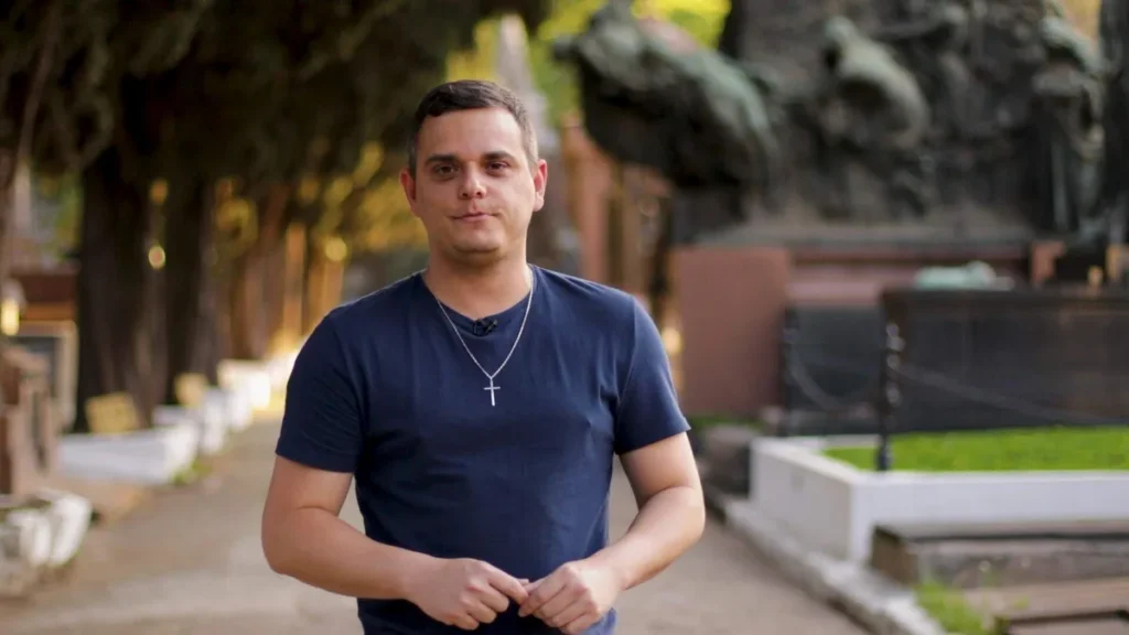 Imagem Eduardo Gois do artigo "Arquivo A" aborda situações que envolvem o luto