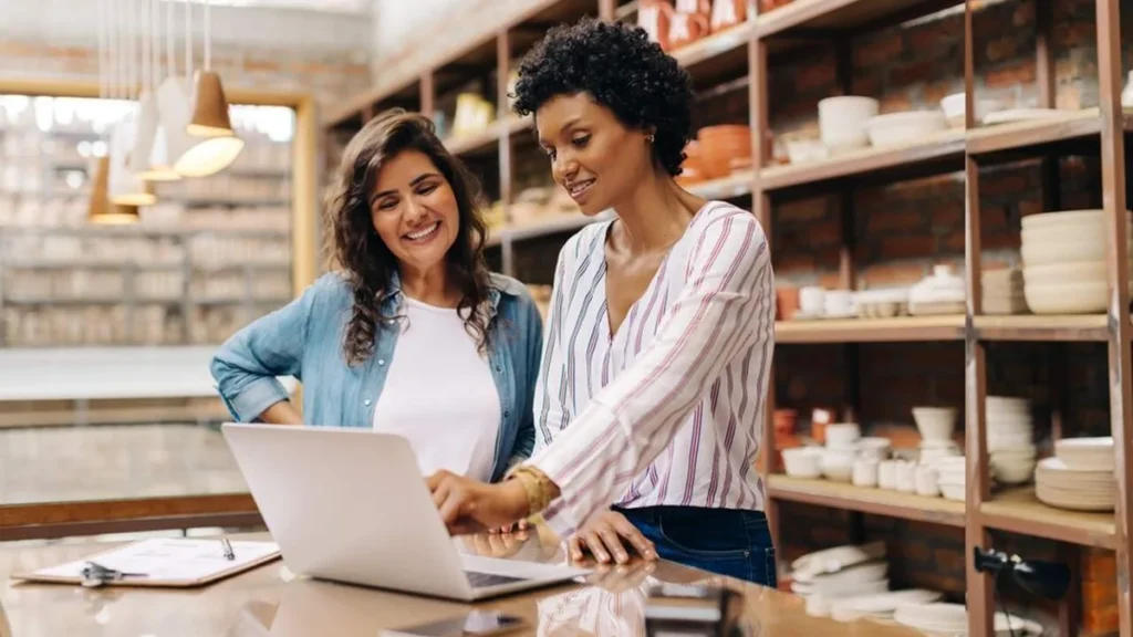 Imagem Mulheres em reuniao de negocios do artigo Comecei a empreender, e agora?