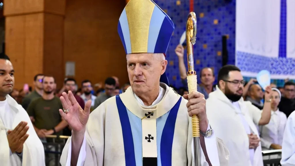 Imagem dom orlando brandes em missa solene da festa da padroeira 2025 do artigo 9 fatos sobre Dom Orlando à frente da Arquidiocese de Aparecida