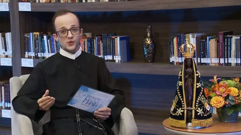 Imagem escola de maria do artigo A presença da Virgem Maria: a importância de Maria no caminho de cada um de nós na igreja
