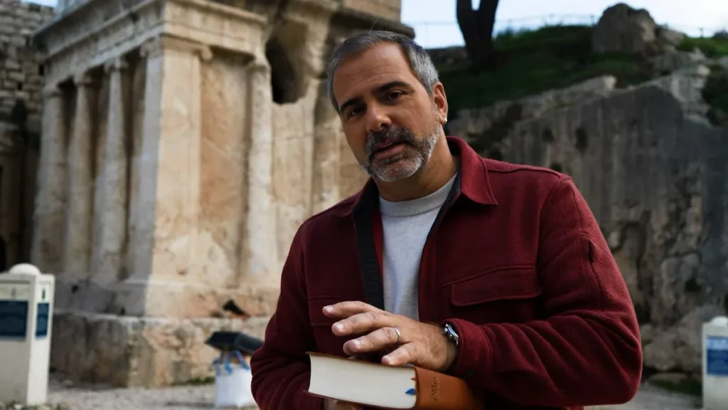 Imagem expedicoes ao sagrado do artigo Rodrigo Alvarez visita o túmulo de Lázaro, na antiga Betânia