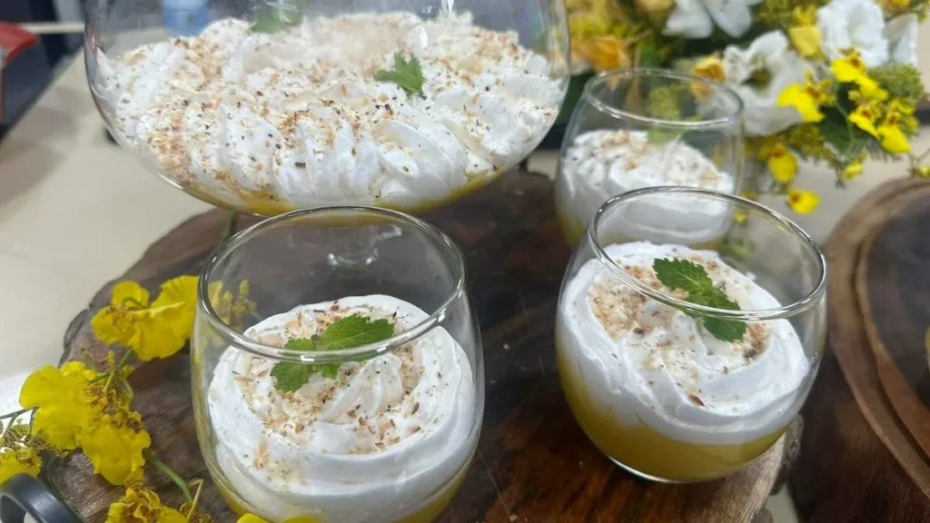 Imagem taca de baba de moca com mousse de coco do artigo Taça de Baba de Moça c/ Mousse de Coco - Santa Receita