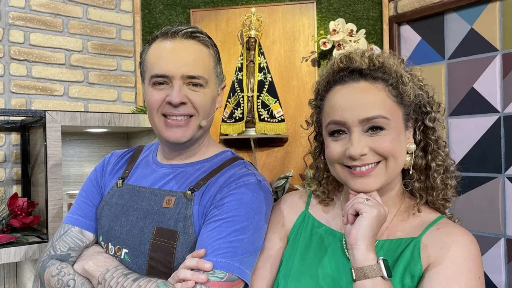 Imagem 1 Bianca Laua e chef leonardo roncon do artigo "Sabor de Vida" ensina o preparo da Salada Caesar