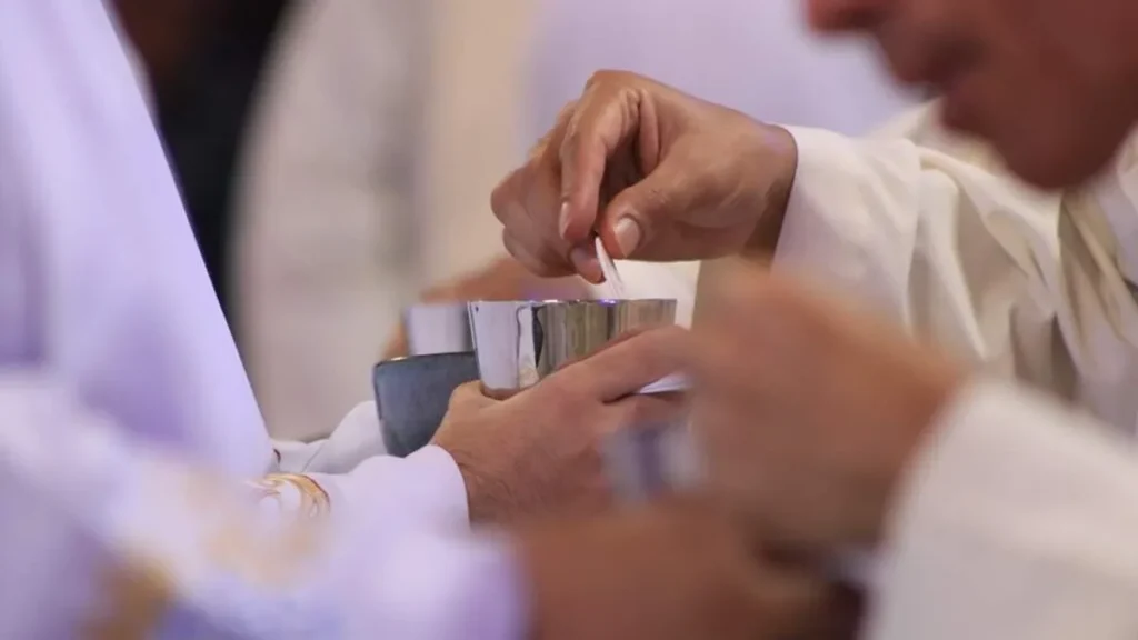 Imagem Comunhao eucaristica do artigo A Eucaristia nos transforma em Cristo